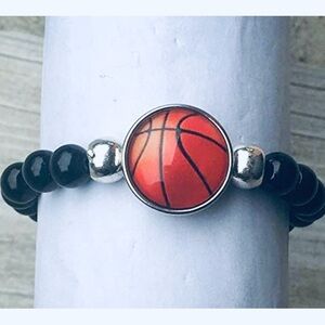 Basketball Beaded Bracelet w/2 Snap Charms LIKE NEW!